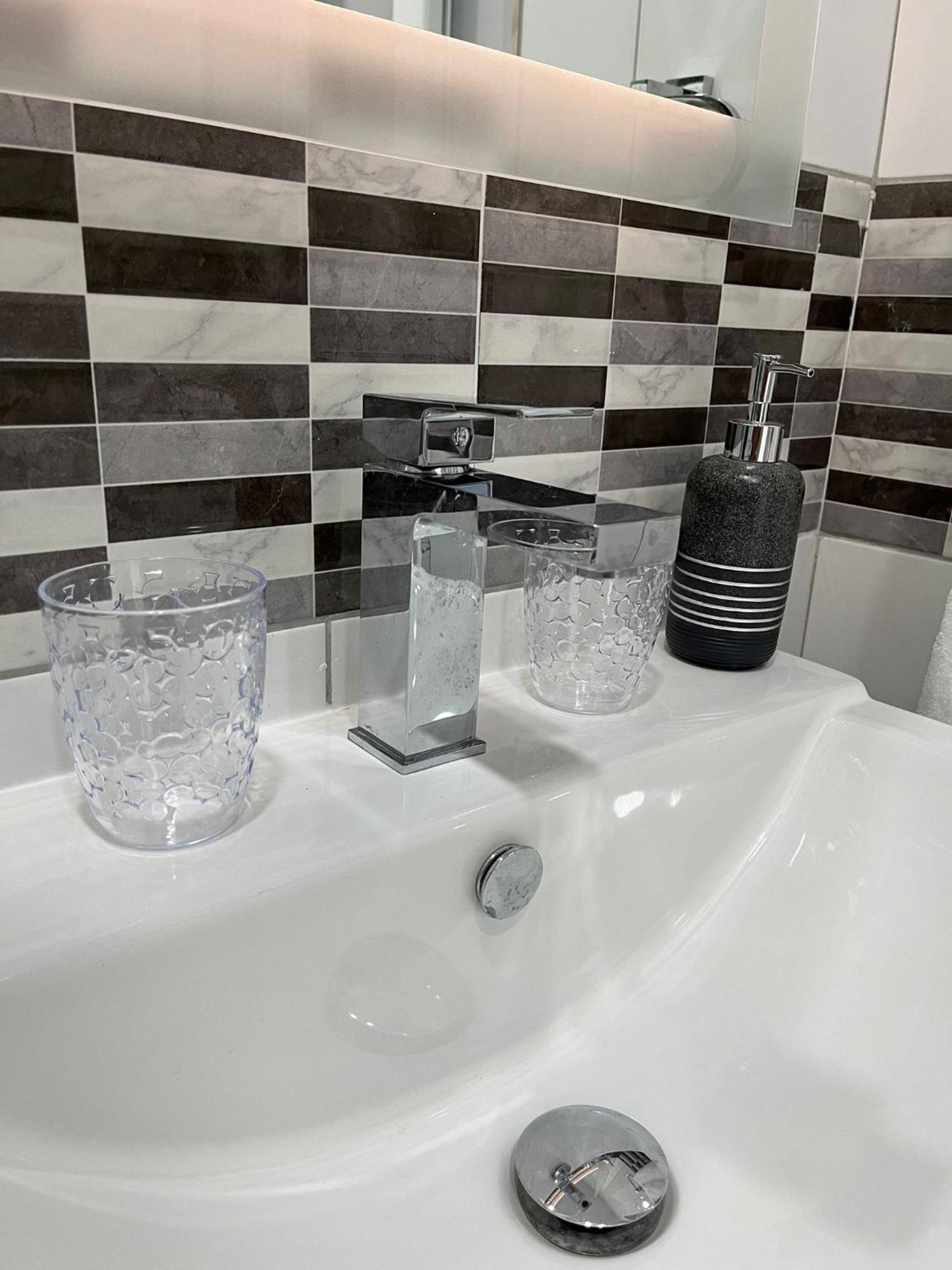 Sea Breeze, Spacious 2-Bedroom Lux Seaside Apartments San Pawl il-Baħar Extérieur photo