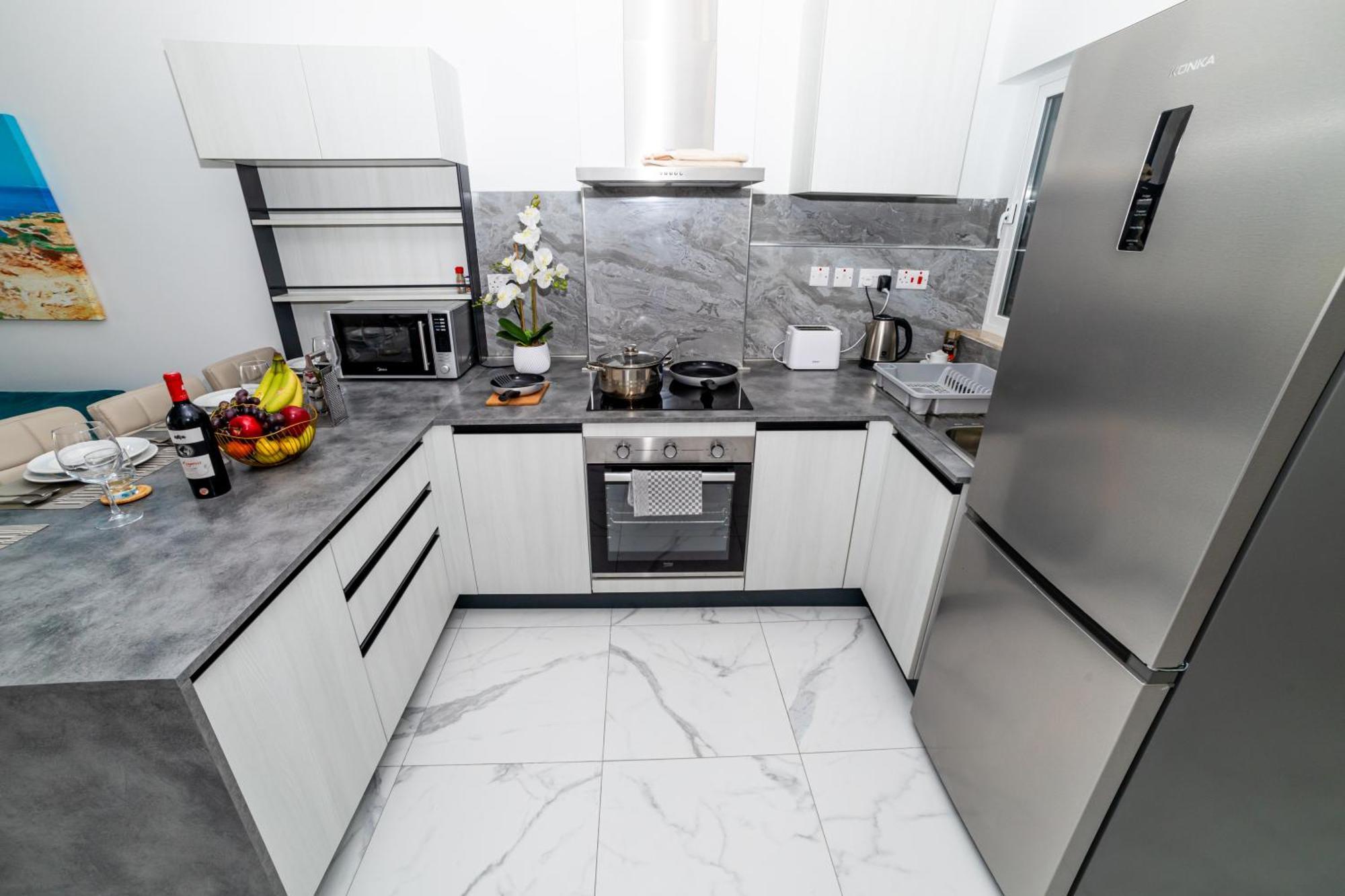 Sea Breeze, Spacious 2-Bedroom Lux Seaside Apartments San Pawl il-Baħar Extérieur photo